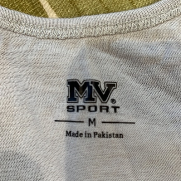 NWOT Women’s Owl Tee - Picture 2 of 3